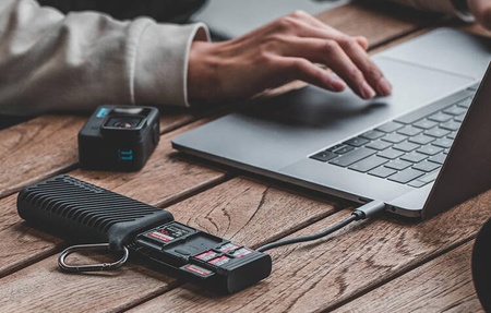 PGYTECH CreateMate memory card reader