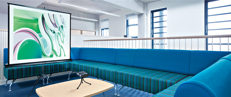 Projection screen